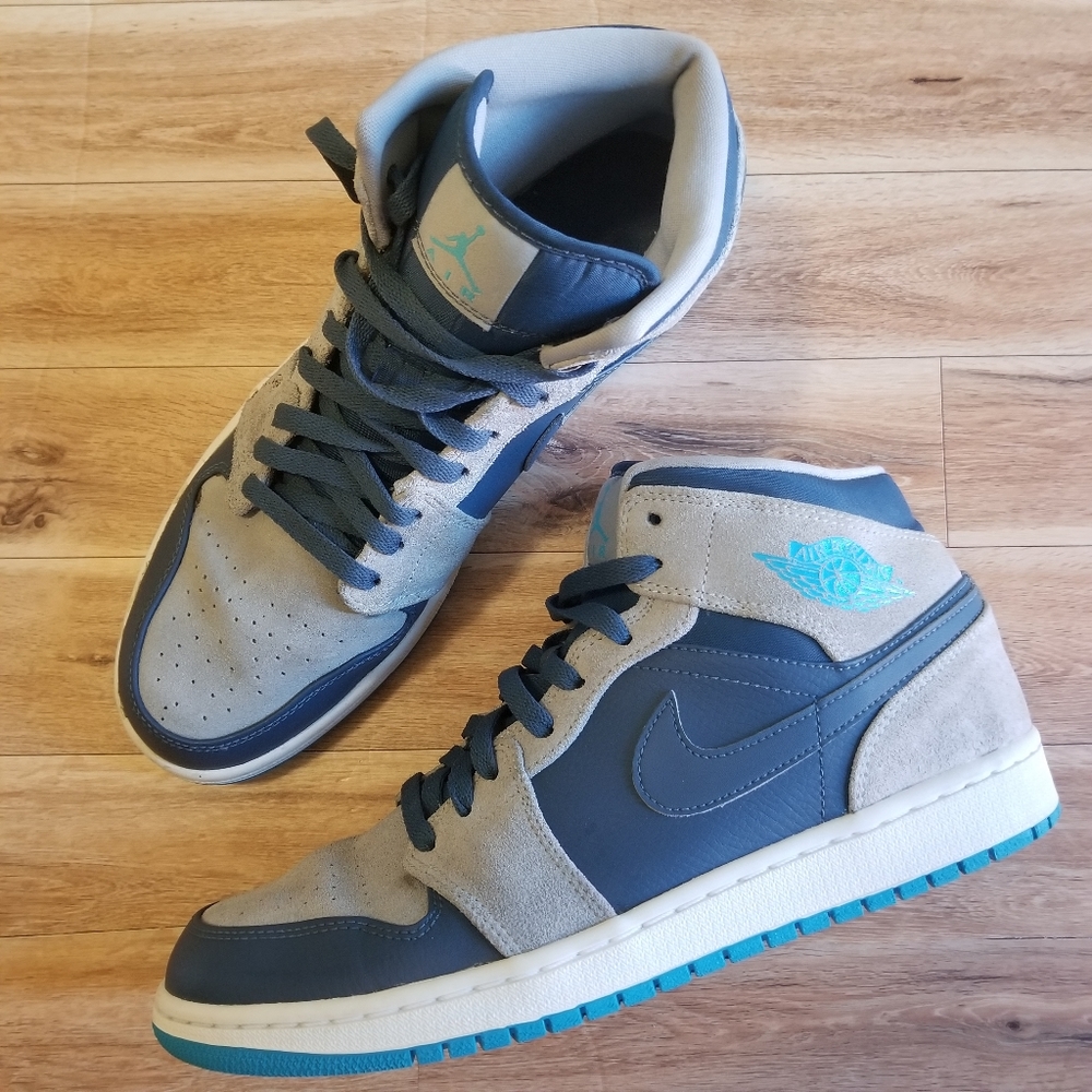 Nike Air Jordan 1 Retro Mid Dark Powder Blue